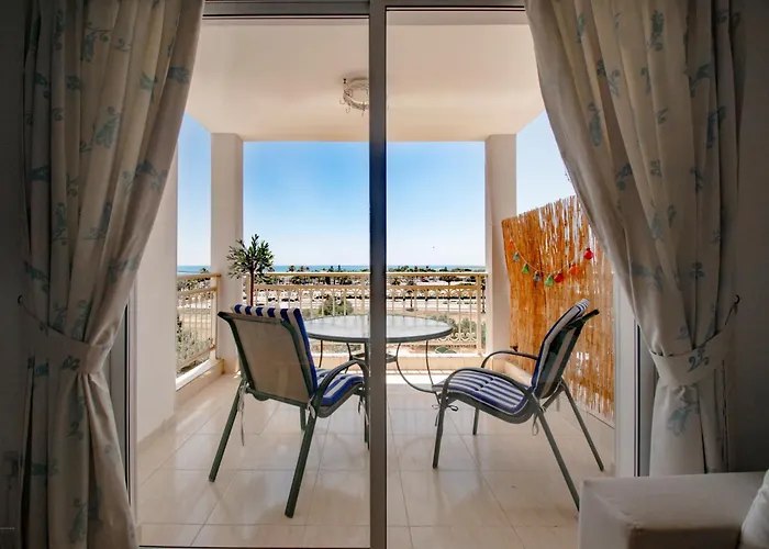 Apartment Mackenzie Sea Views Larnaca