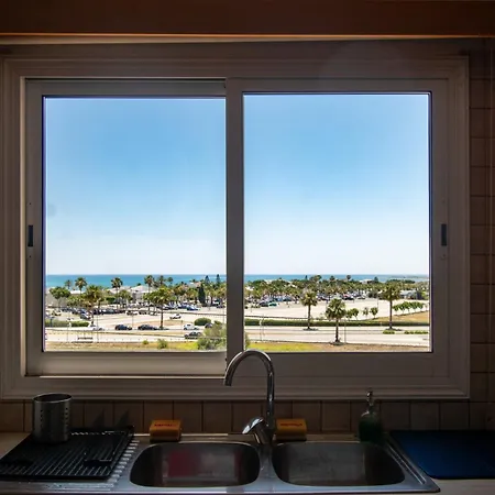 Mackenzie Sea Views * Larnaca